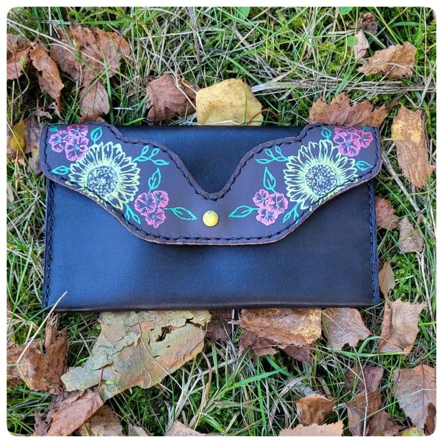 Peněženka s okrasným zapínáním