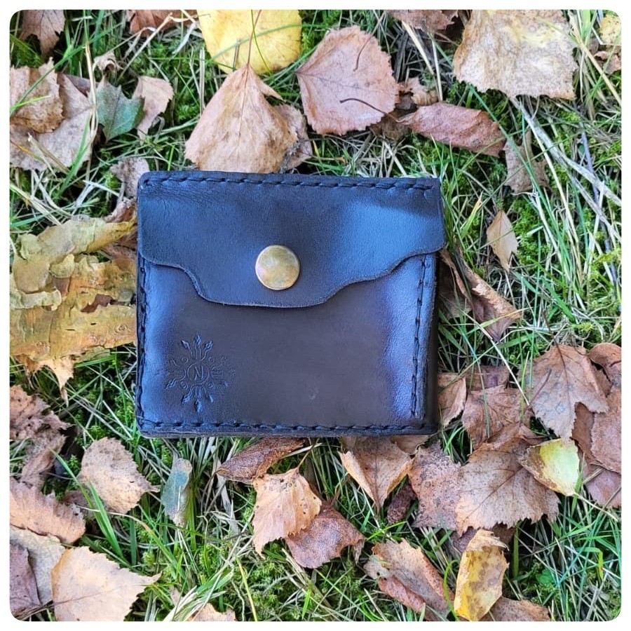 Pánská kožená peněženka s vyraženám vzorem