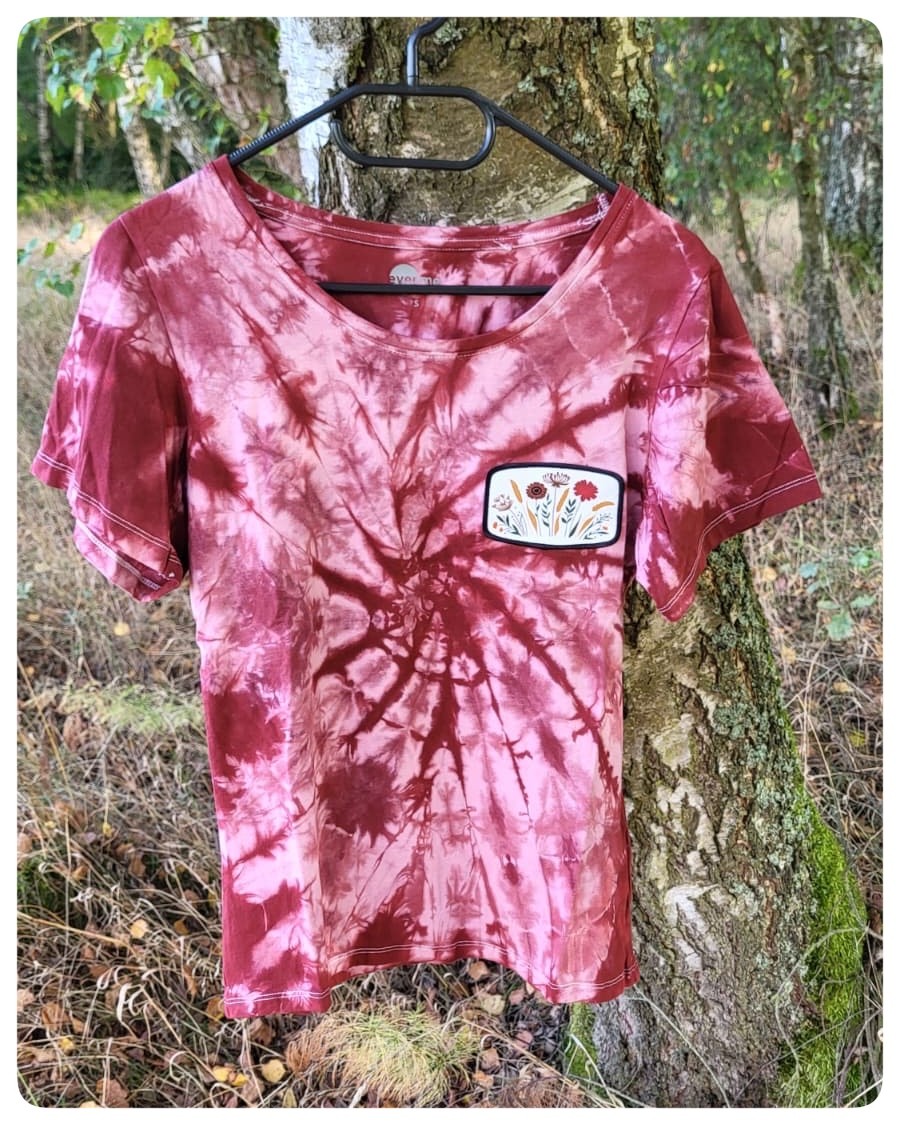 tričko červené, batika